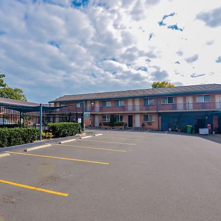 Narellan Motor Inn מראה חיצוני תמונה