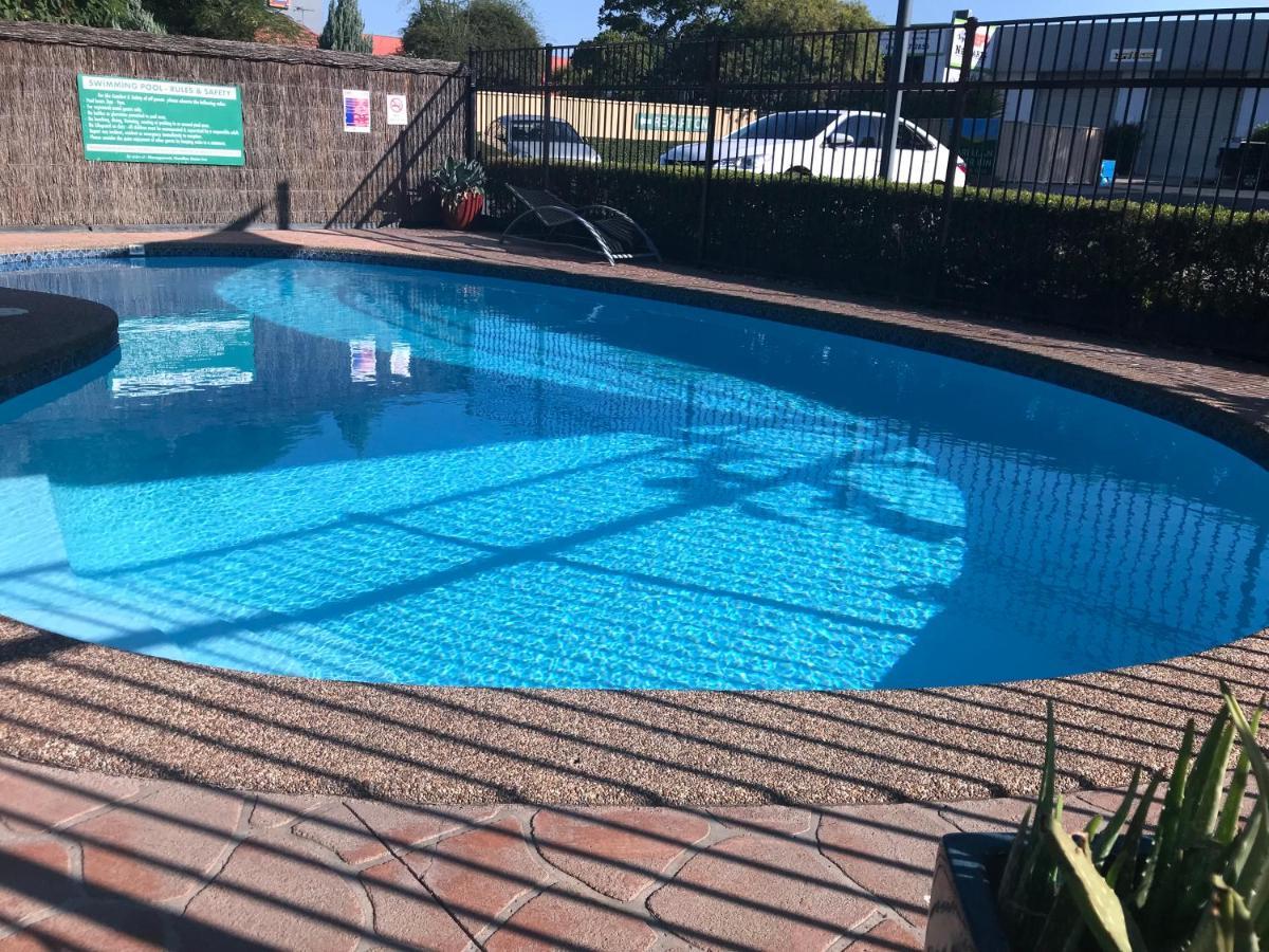 Narellan Motor Inn מראה חיצוני תמונה