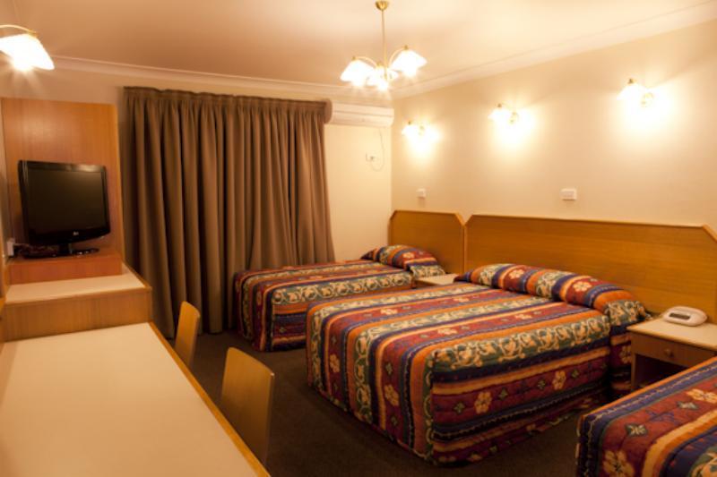 Narellan Motor Inn מראה חיצוני תמונה
