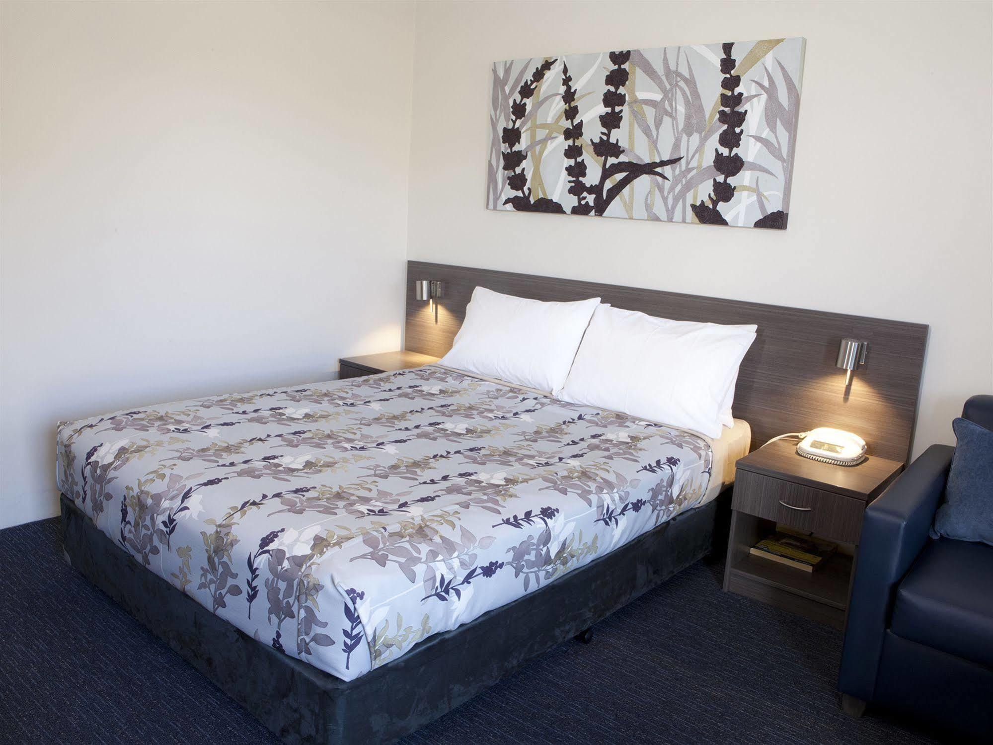 Narellan Motor Inn מראה חיצוני תמונה